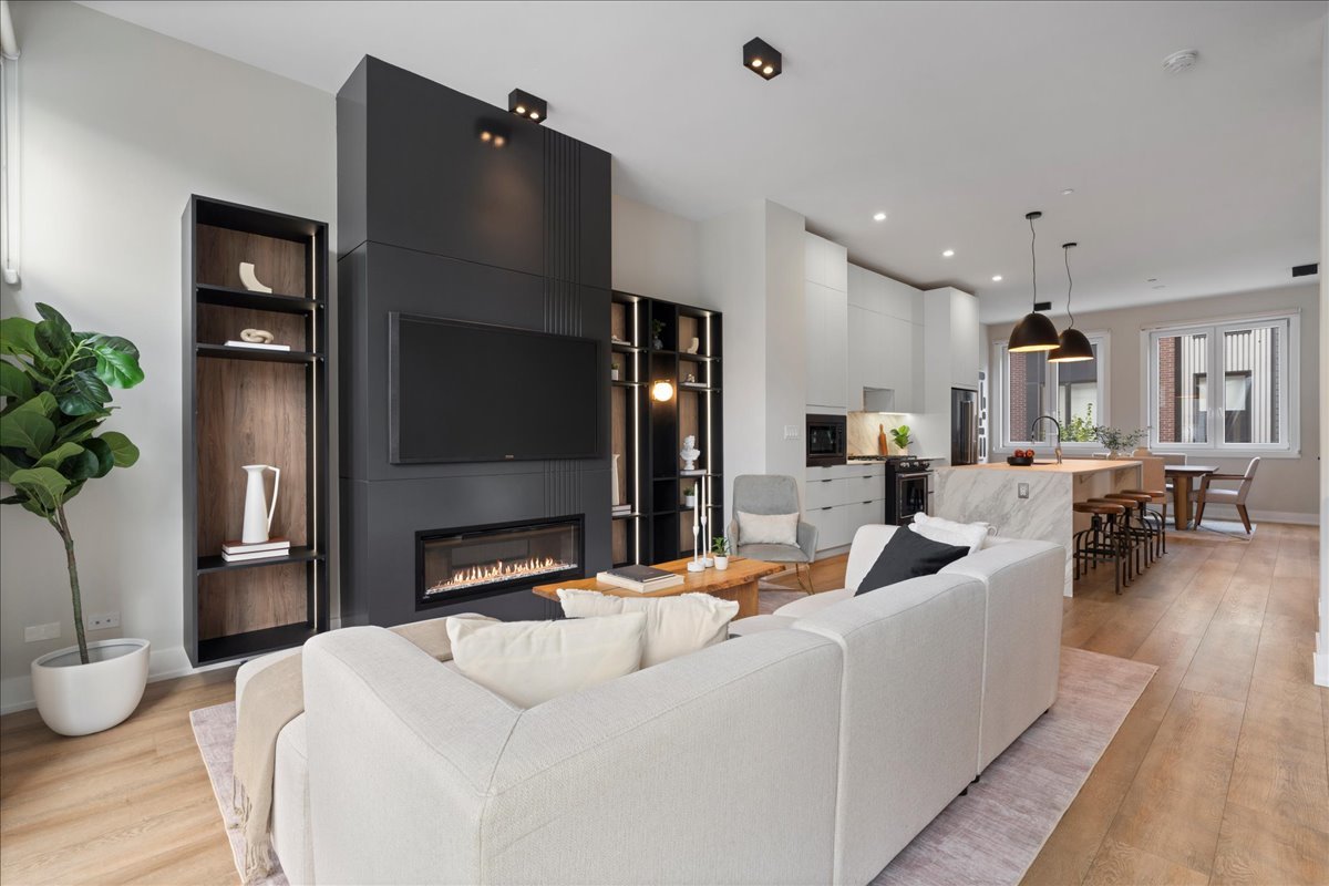 4232 W BELMONT Avenue Unit: 2