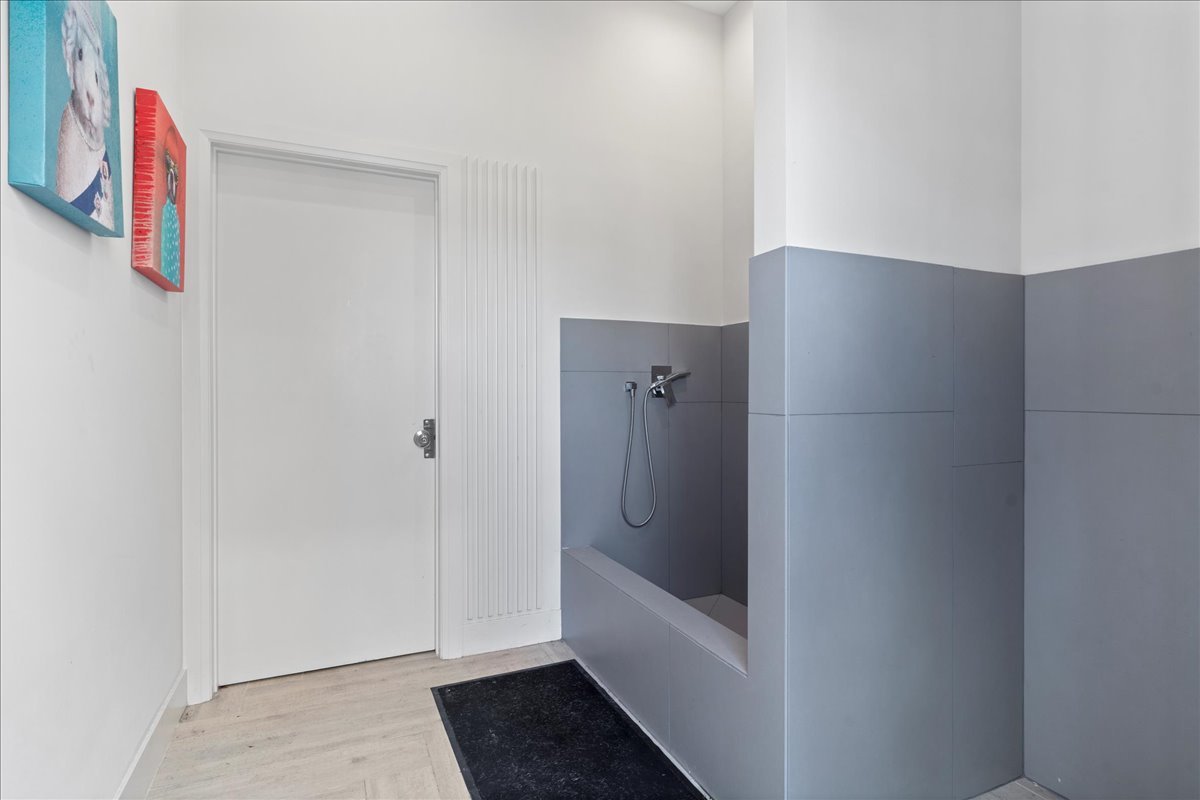 4232 W BELMONT Avenue Unit: 4