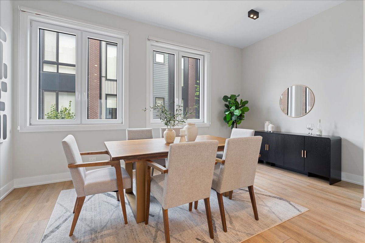 4232 W BELMONT Avenue Unit: 4