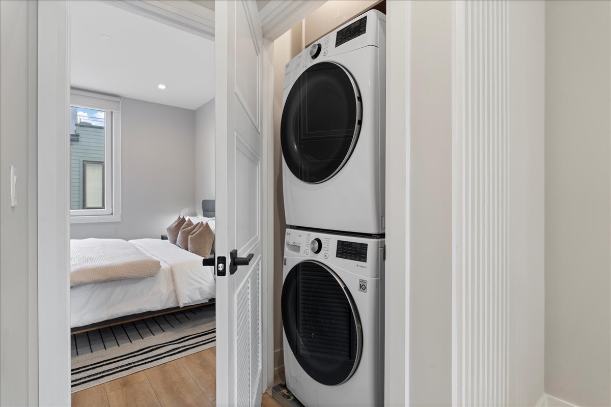 4232 W BELMONT Avenue Unit: 4