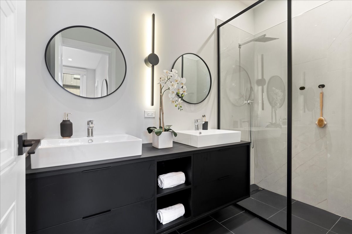 4232 W BELMONT Avenue Unit: 4