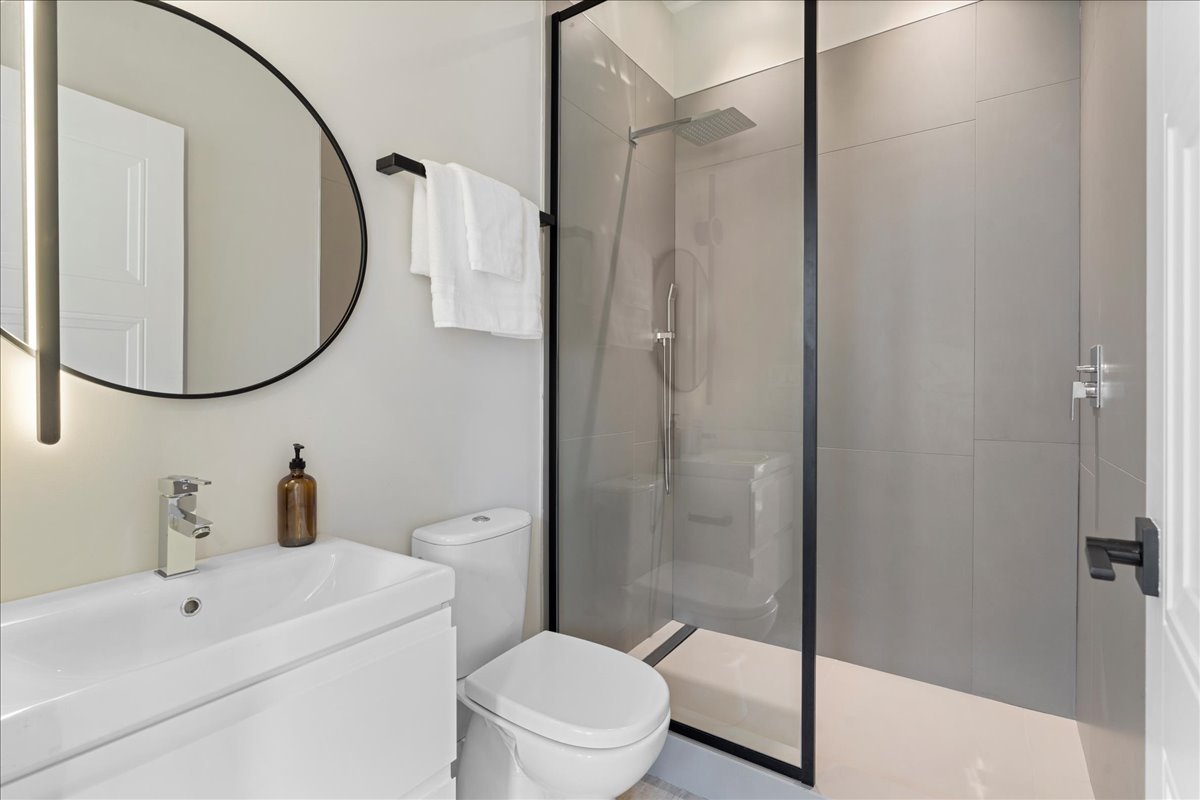 4232 W BELMONT Avenue Unit: 4
