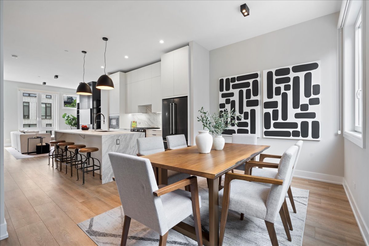 4232 W BELMONT Avenue Unit: 4