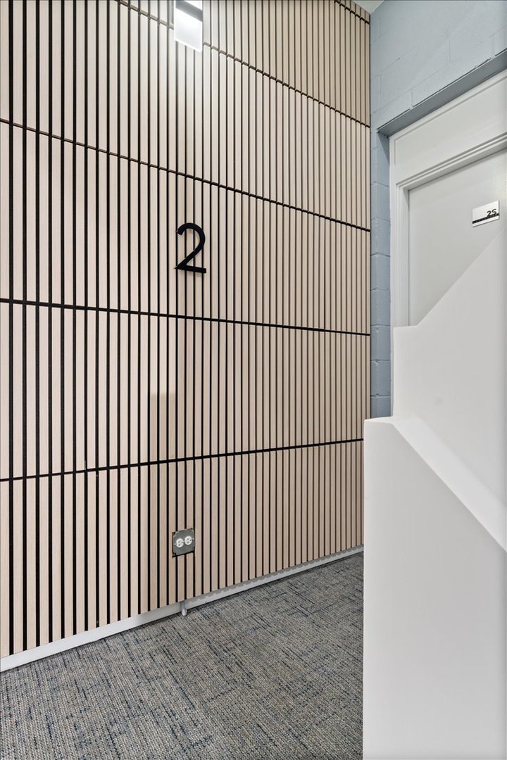 5830 N Lincoln Avenue Unit: 2W