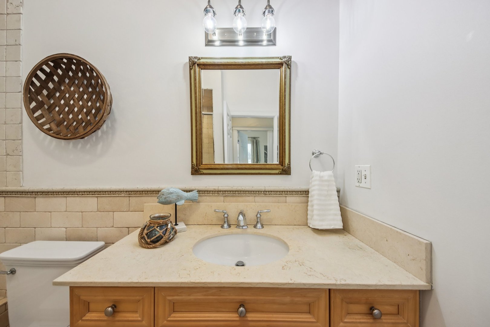 532 Wesley Avenue Unit: WEST