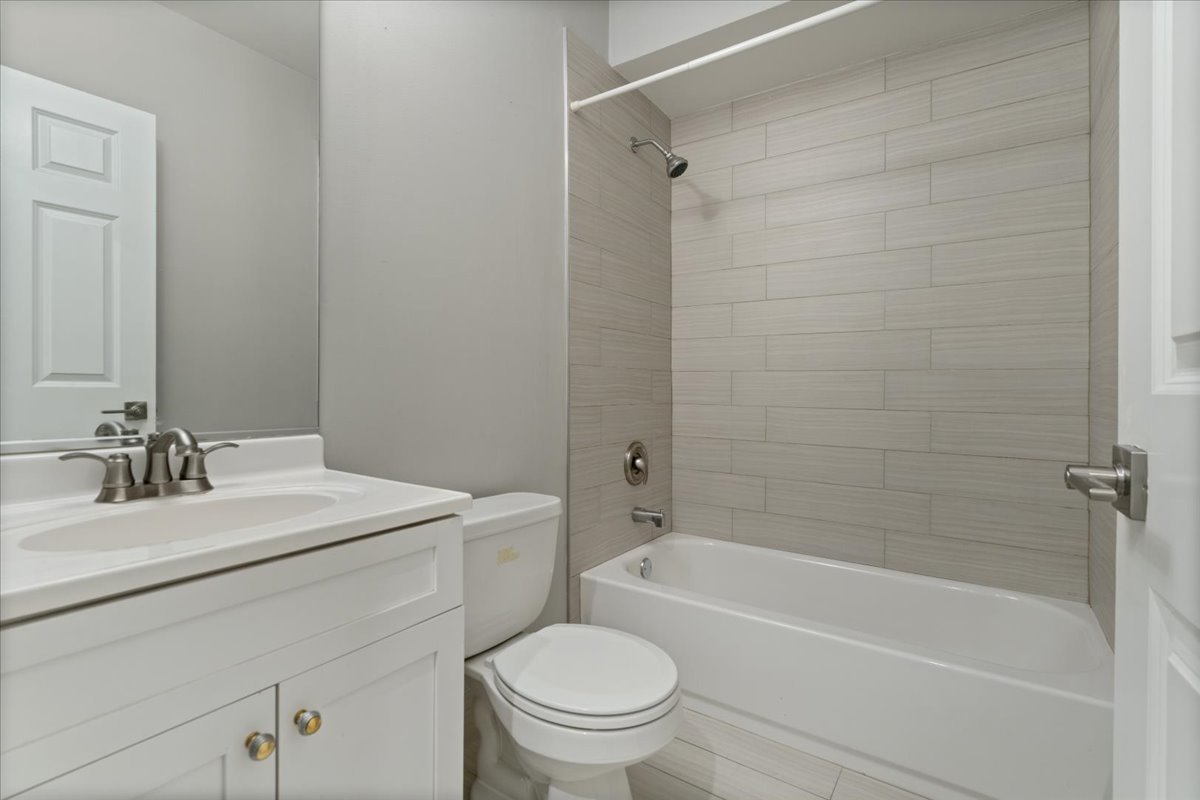 1642 W Julian Street Unit: 1