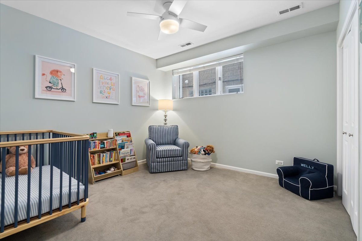 1310 W Fletcher Street Unit: 1E