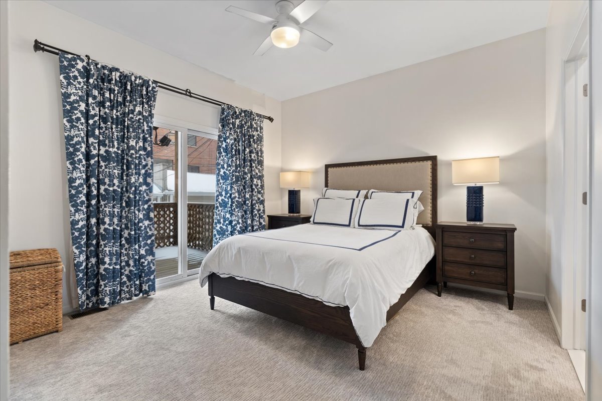 1310 W Fletcher Street Unit: 1E