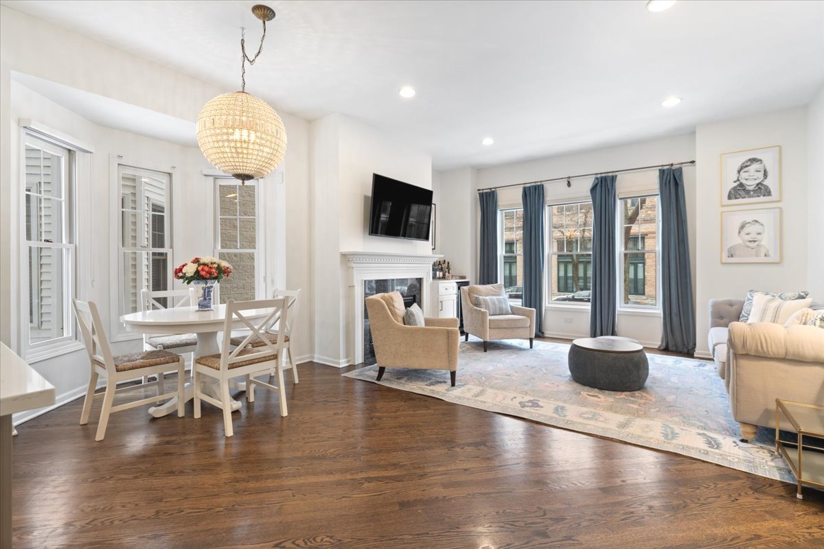 1310 W Fletcher Street Unit: 1E