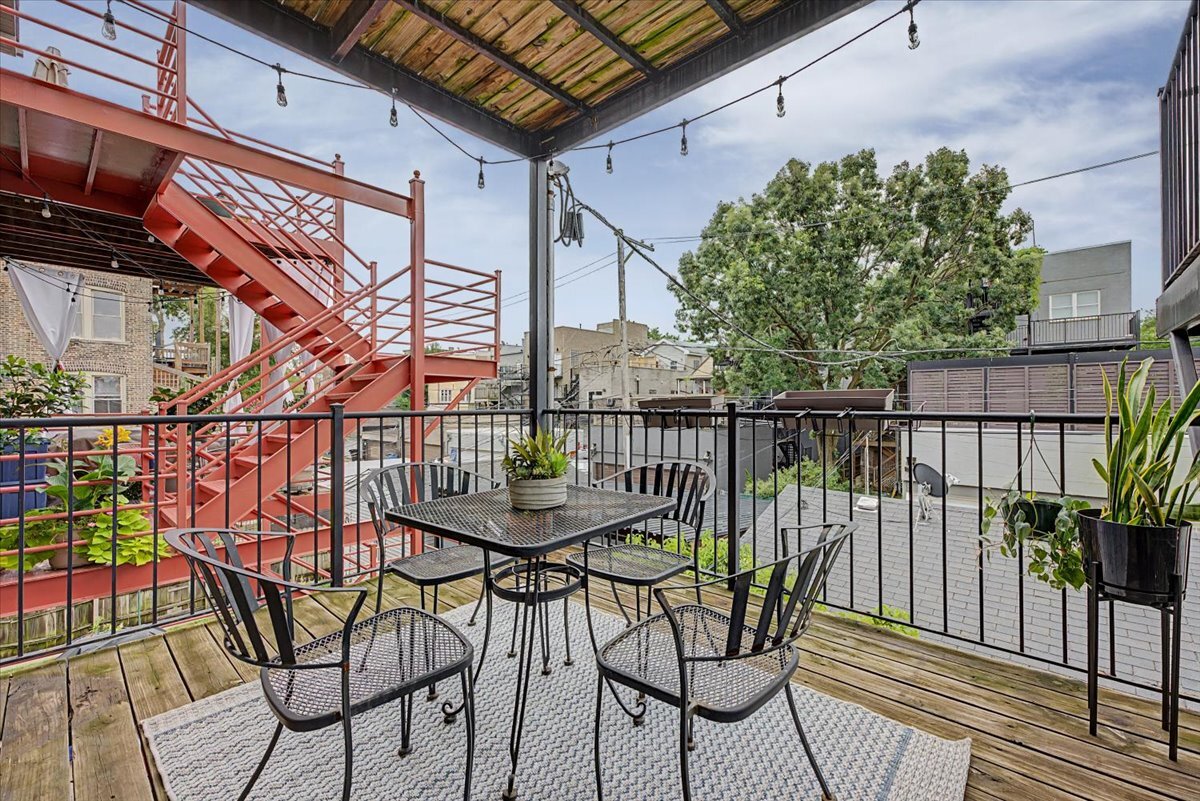 2739 W Thomas Street Unit: 2