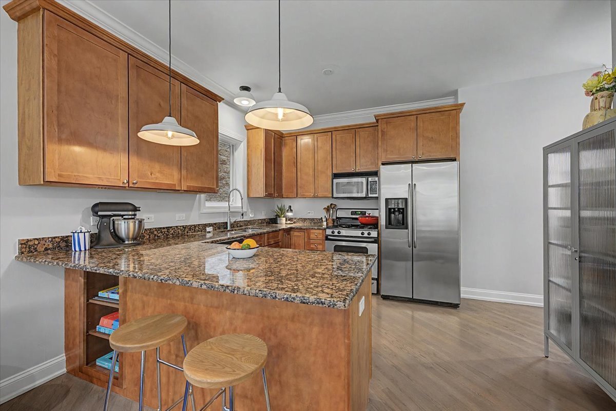 2739 W Thomas Street Unit: 2
