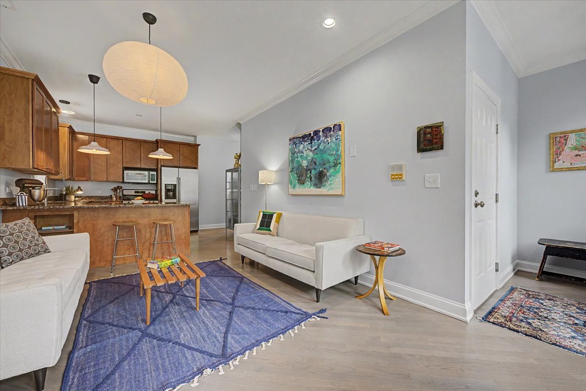 2739 W Thomas Street Unit: 2