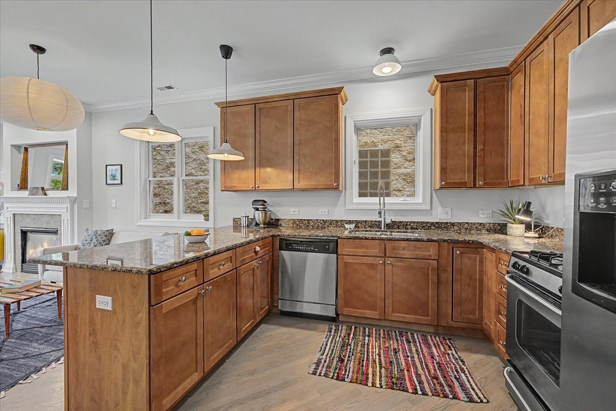 2739 W Thomas Street Unit: 2