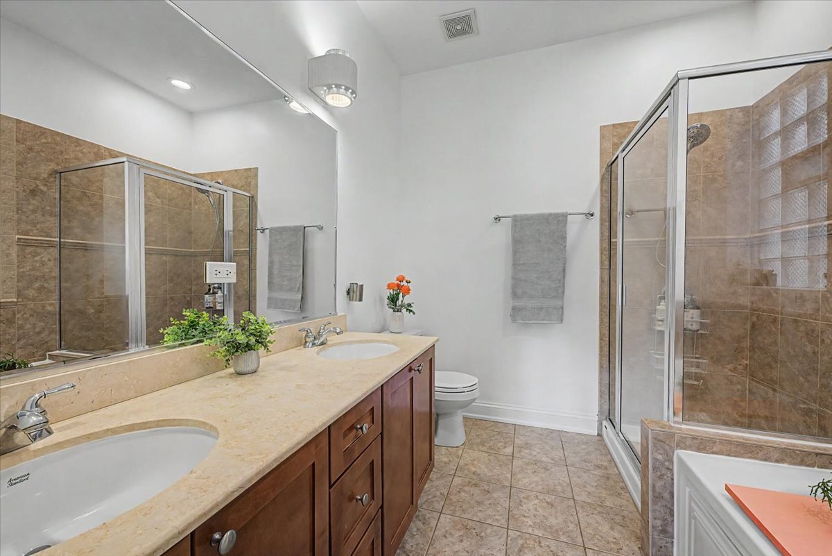 2739 W Thomas Street Unit: 2