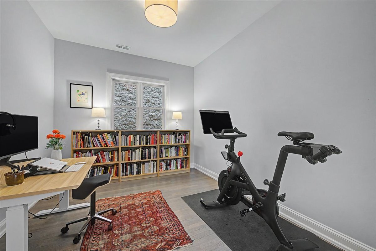 2739 W Thomas Street Unit: 2