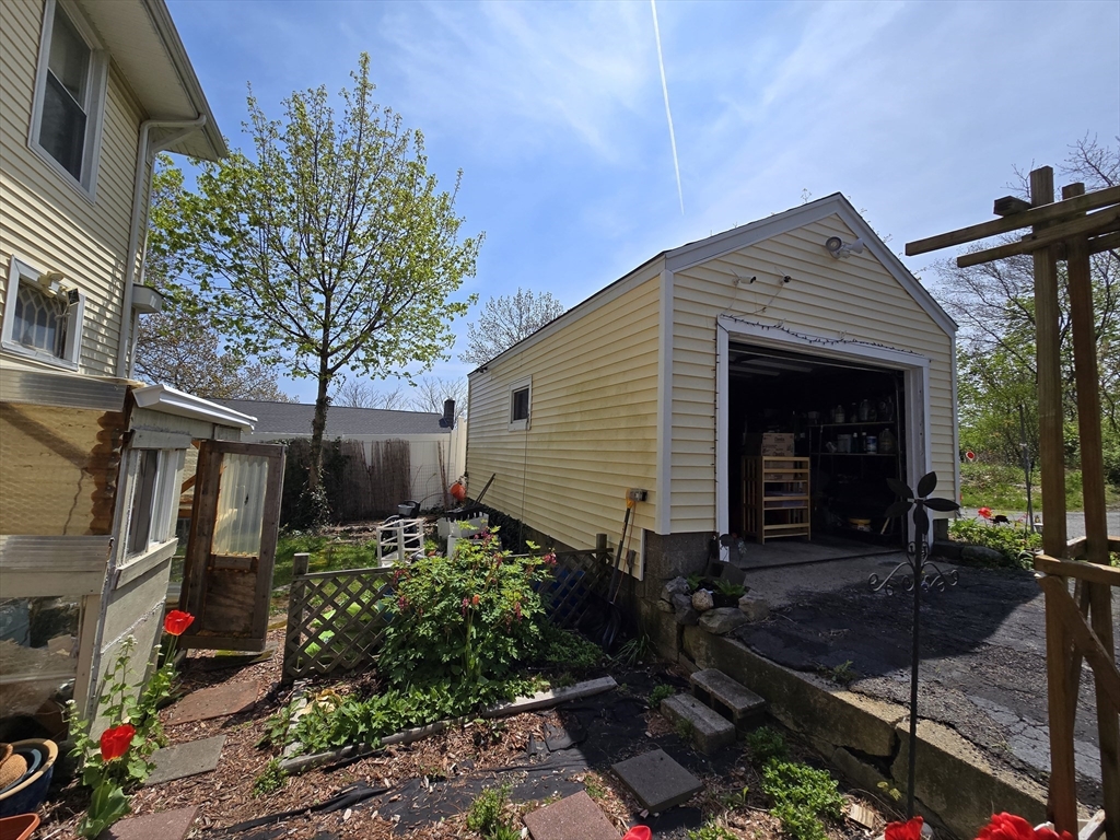 34 Lovers Leap Ave