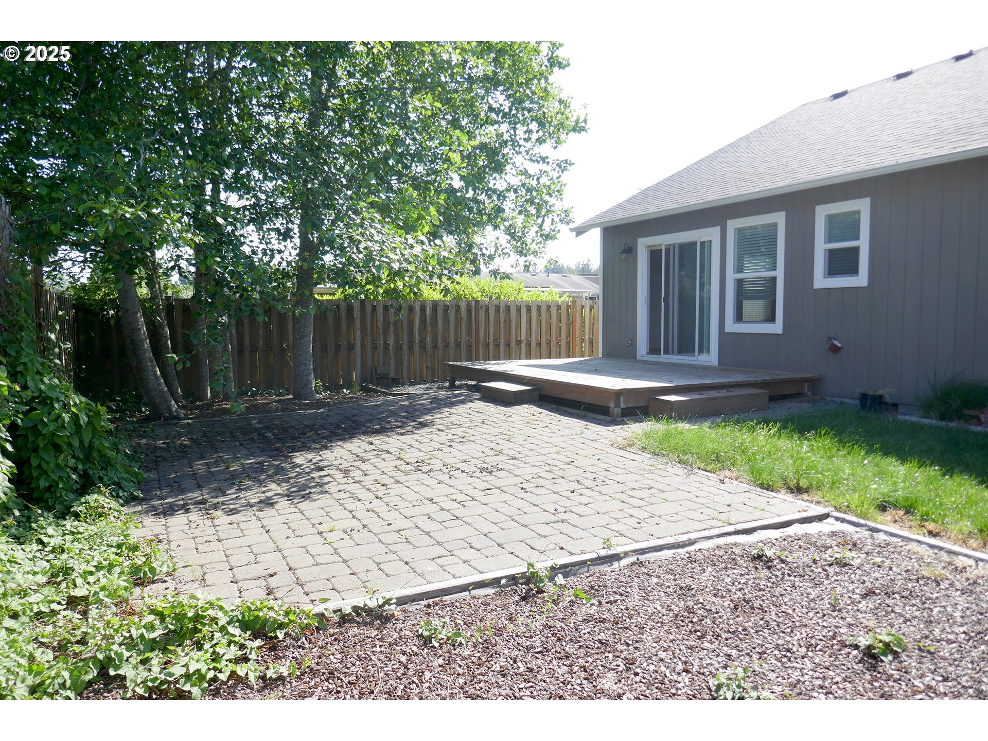 90 NW BIRCH AVE