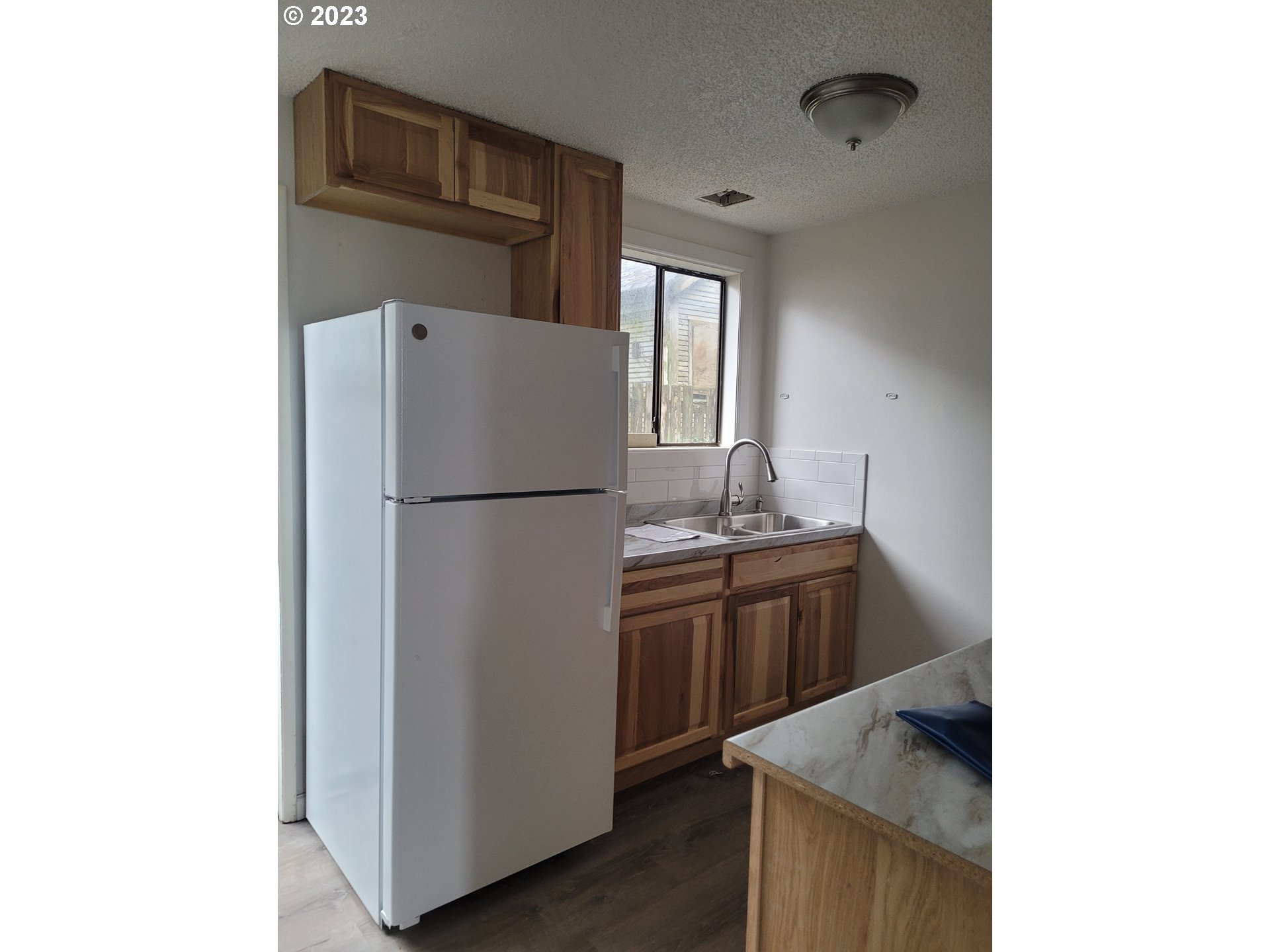 1041 BEACH DR