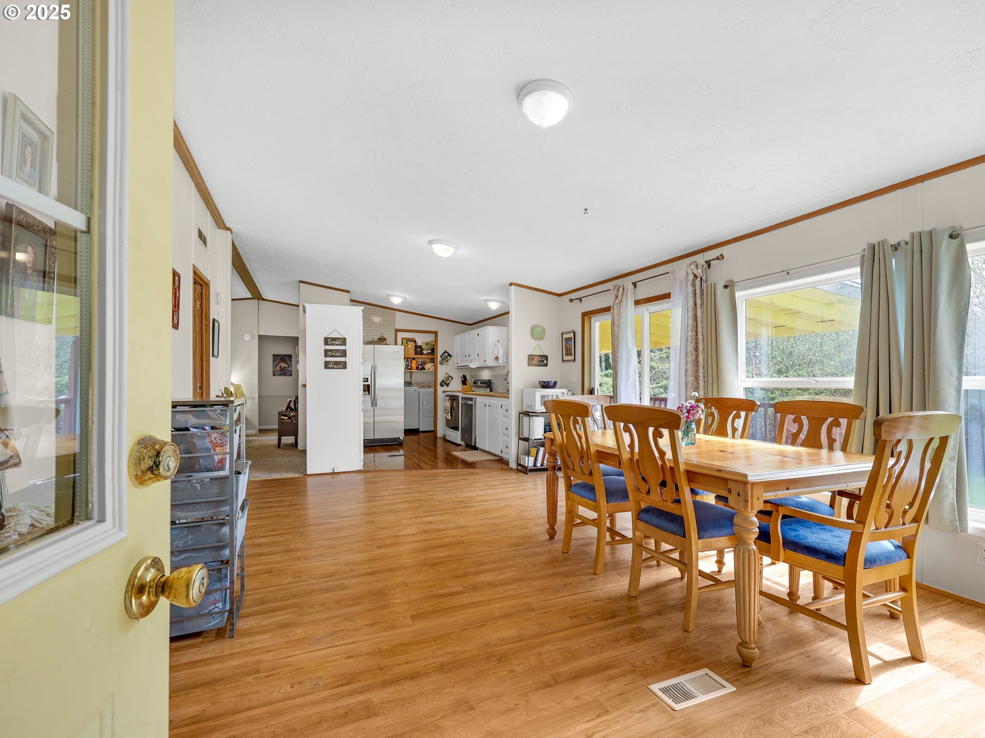 304 8TH AVE