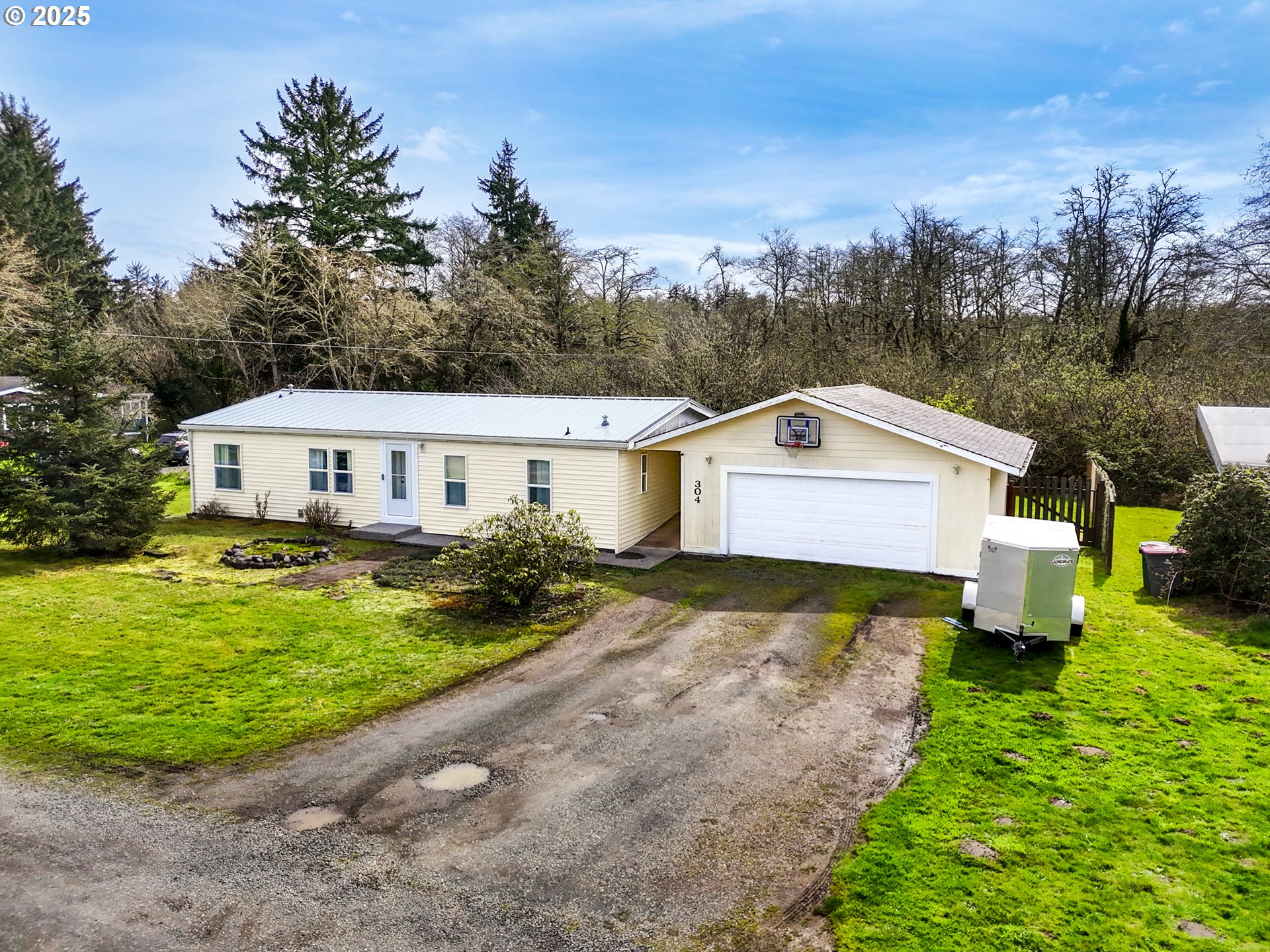 304 8TH AVE