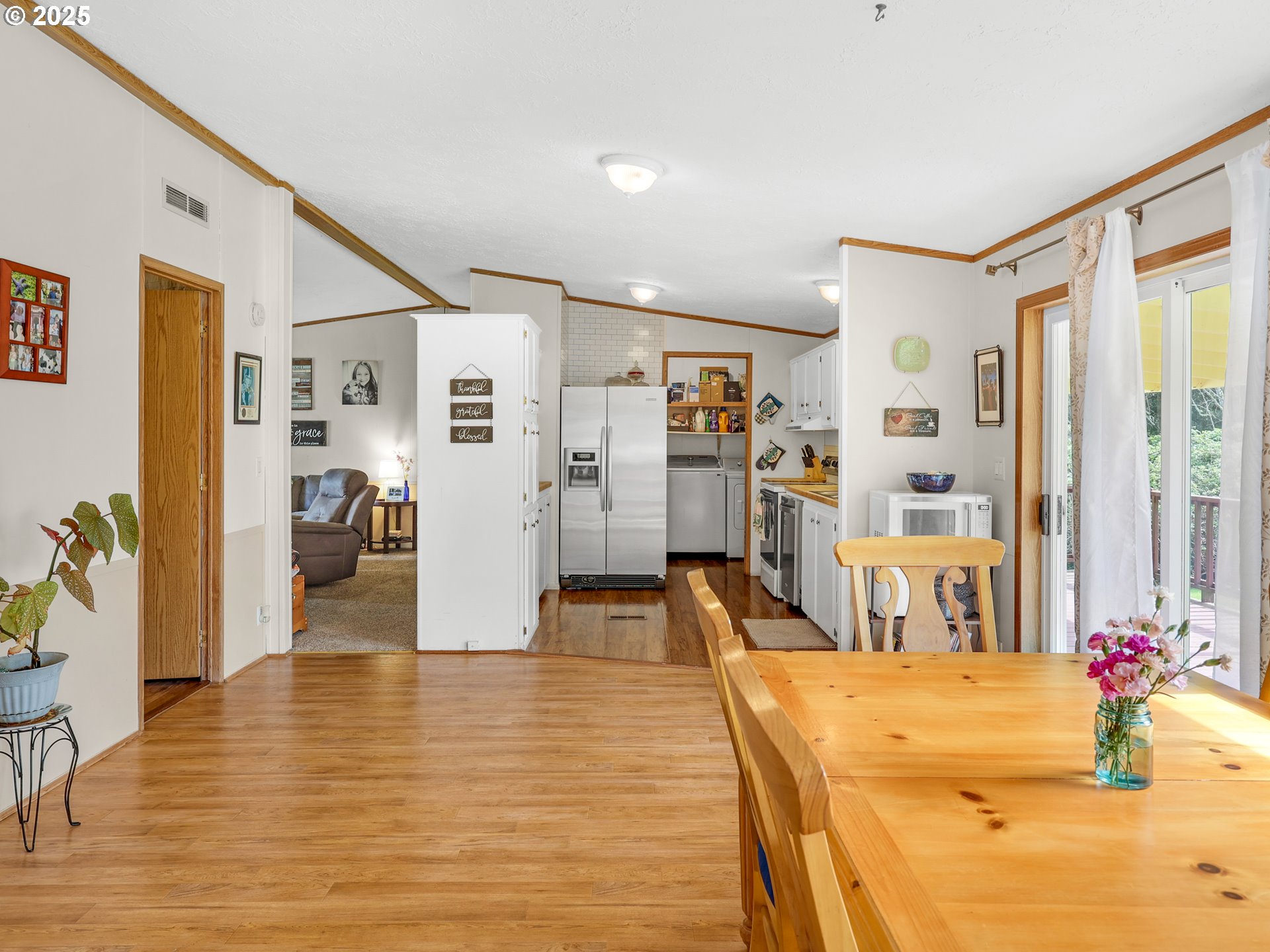 304 8TH AVE
