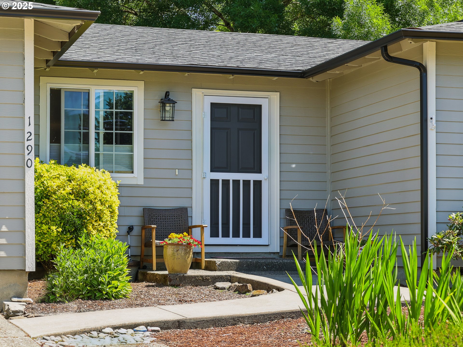 1290 SW JAY CT