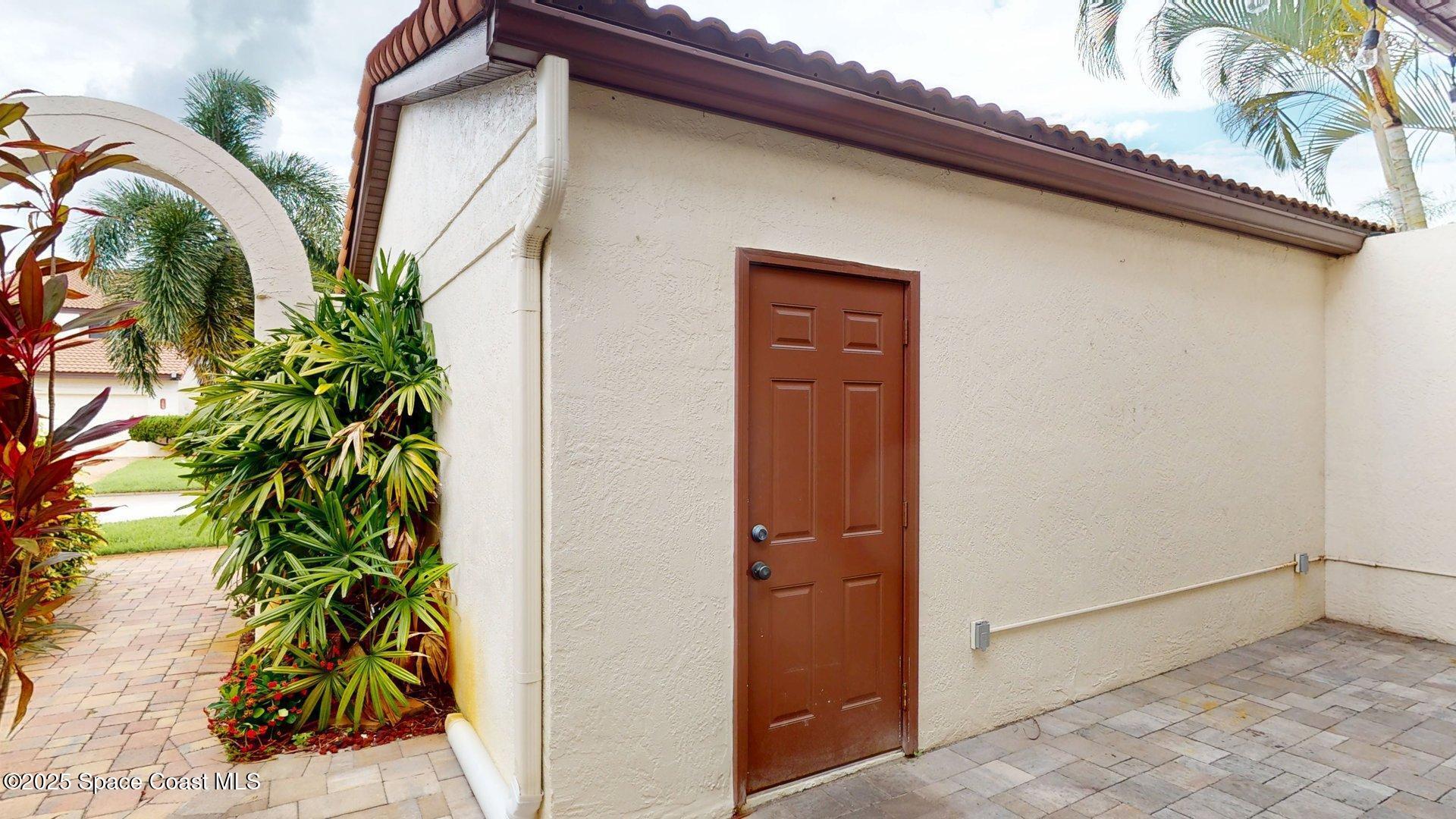 208 Parkside Place, 208