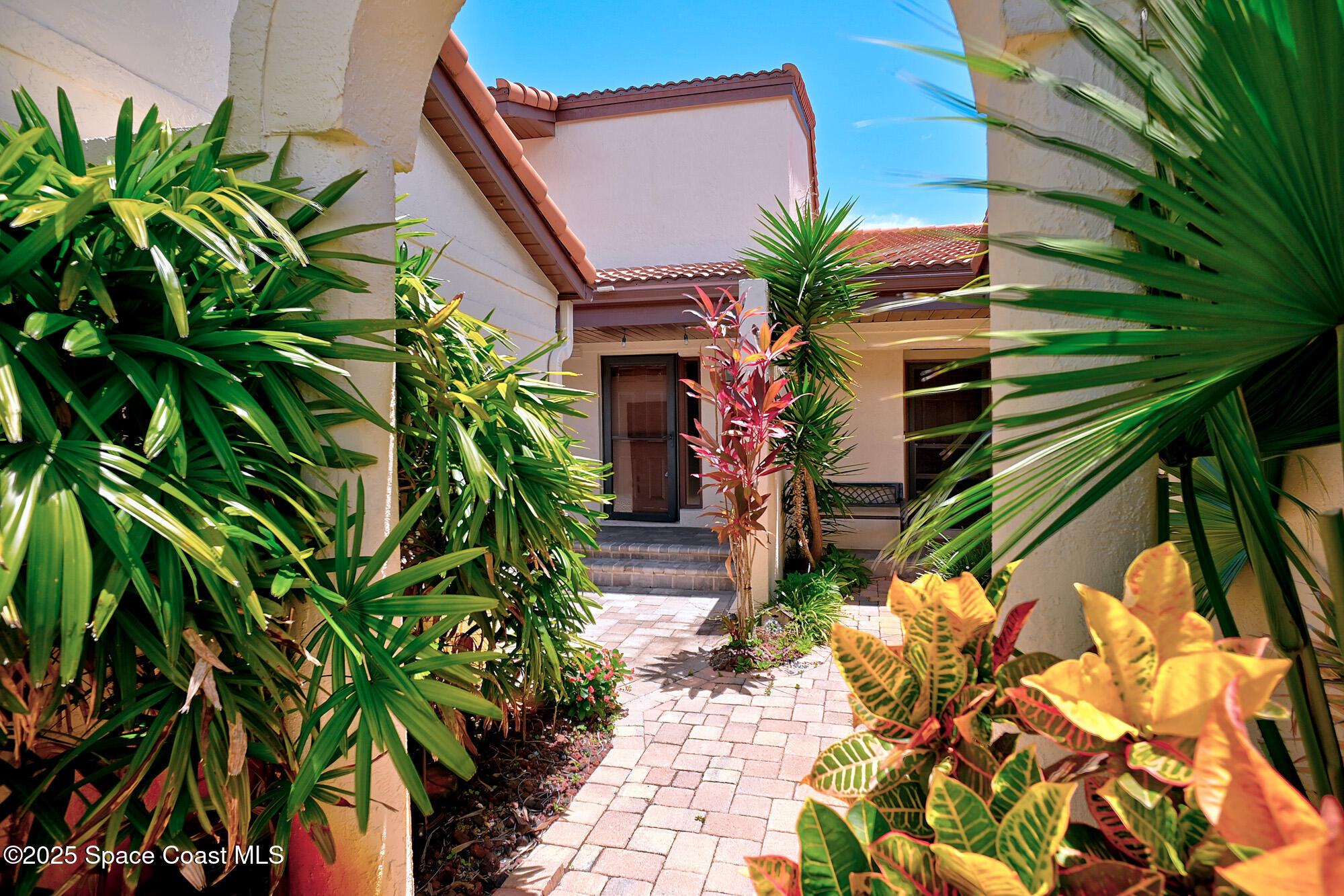 208 Parkside Place, 208