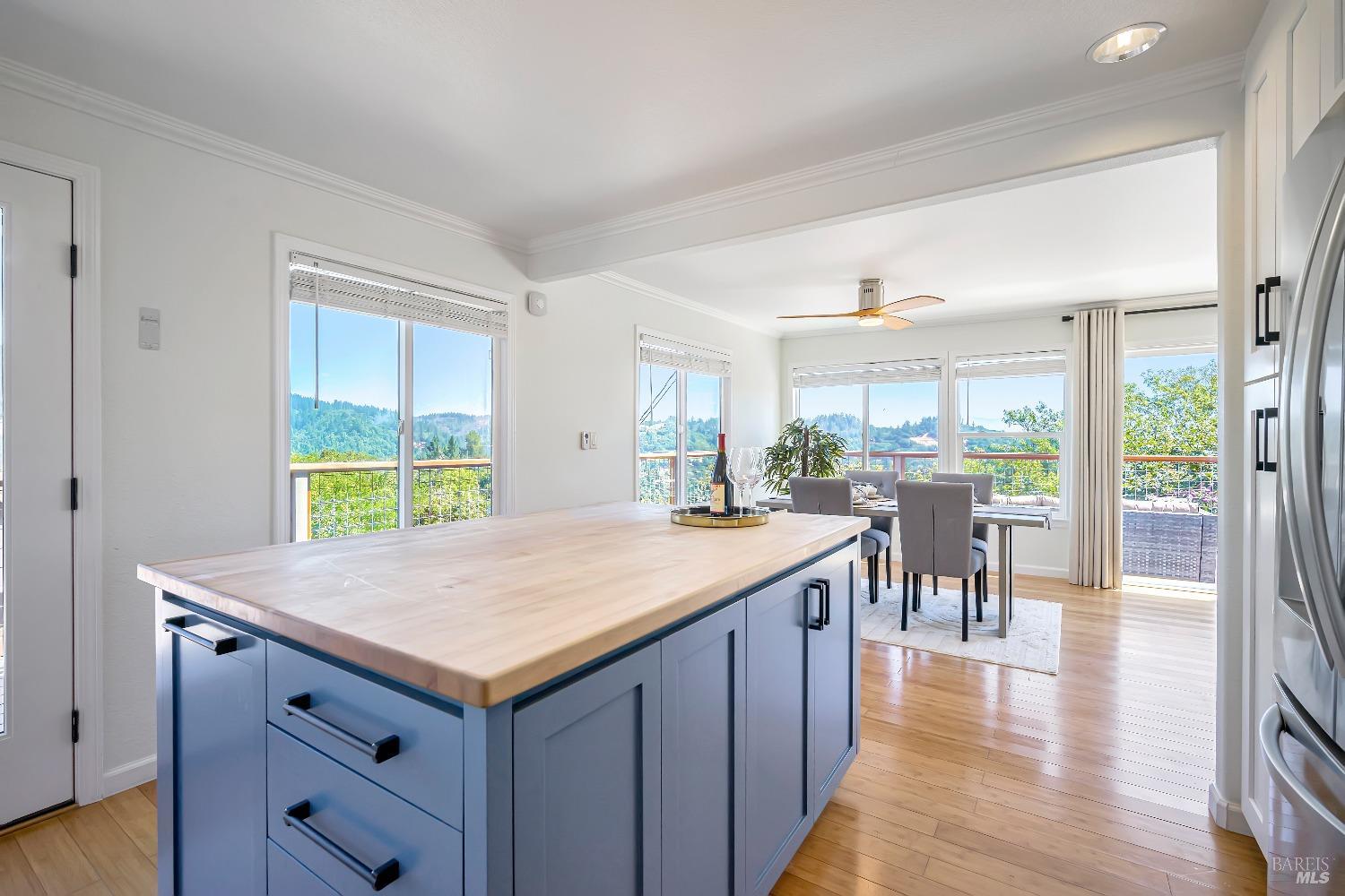 9369 Champs De Elysees