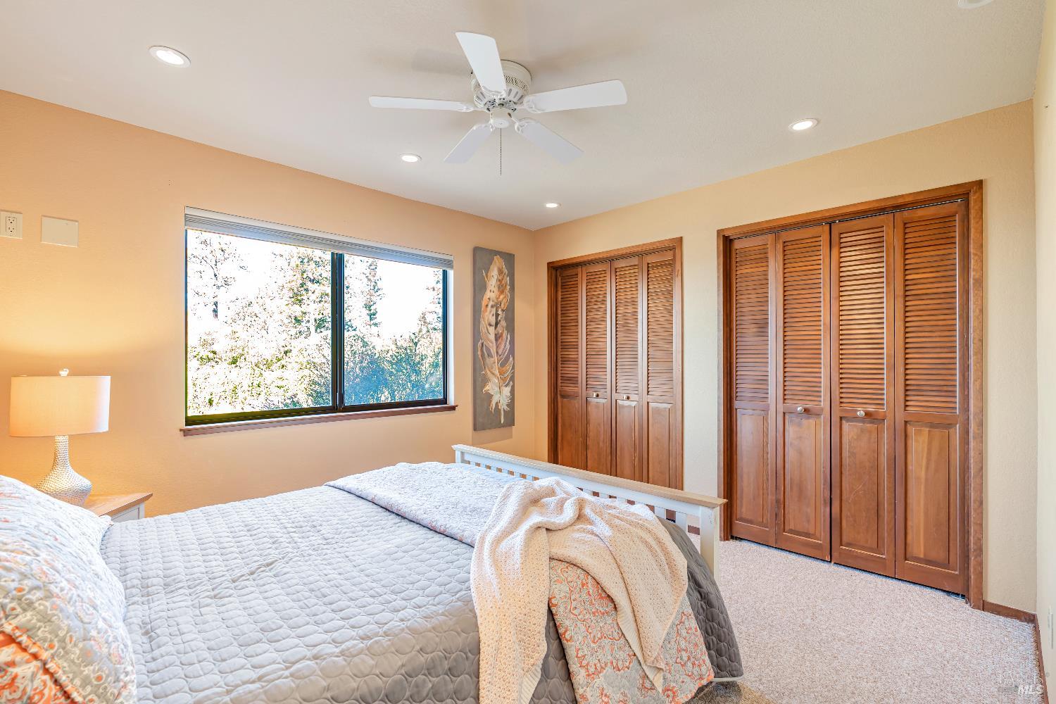 1180 Crestmont Dr