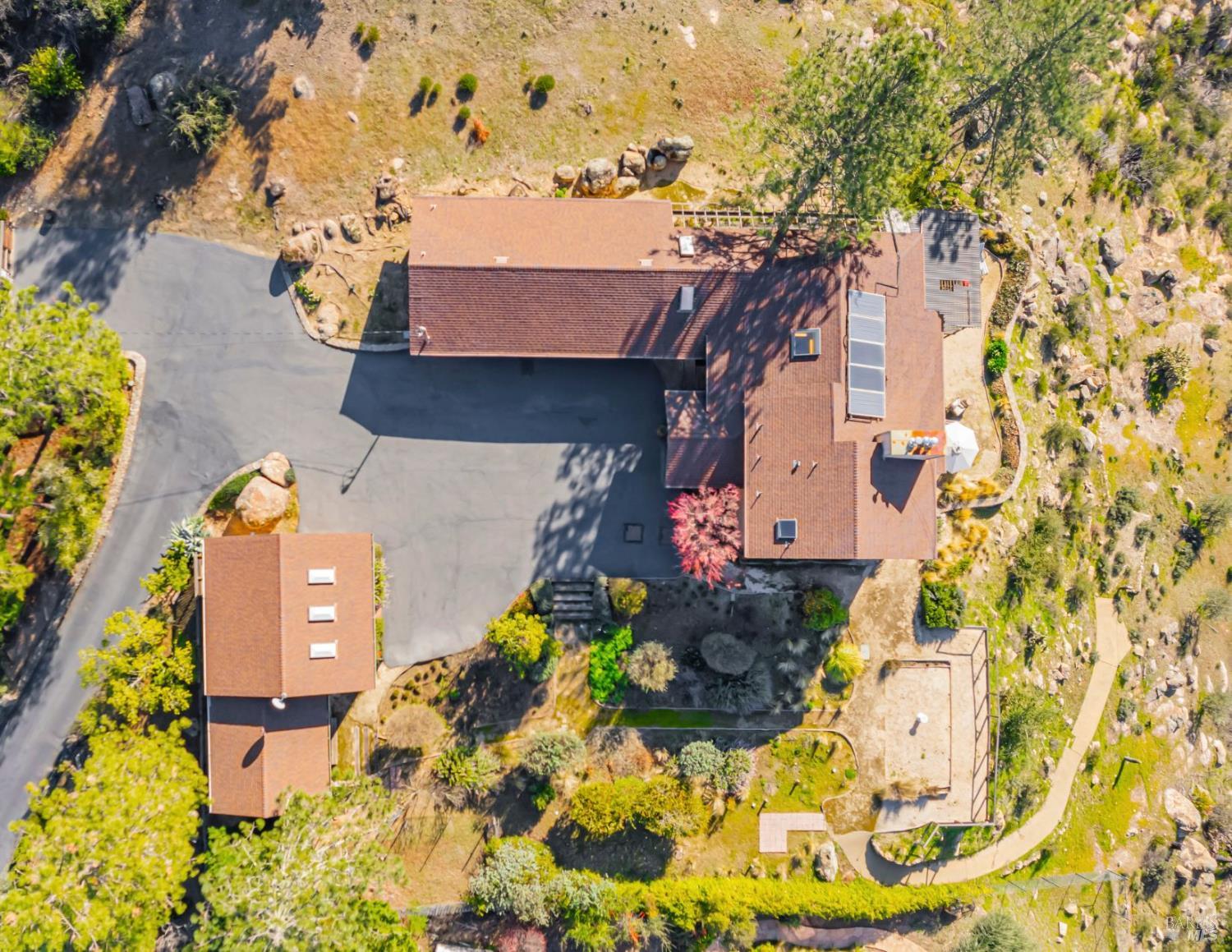 1180 Crestmont Dr