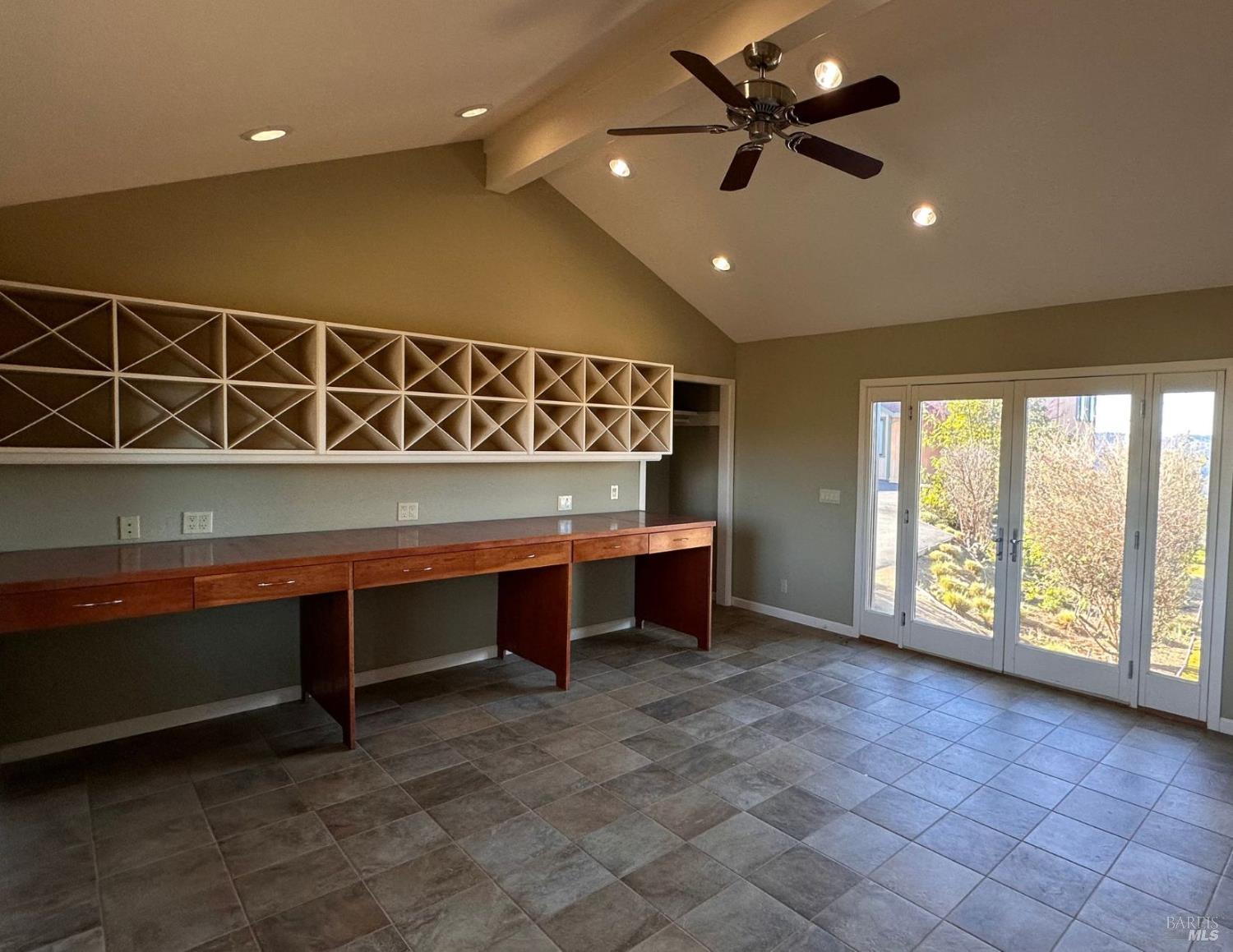 1180 Crestmont Dr