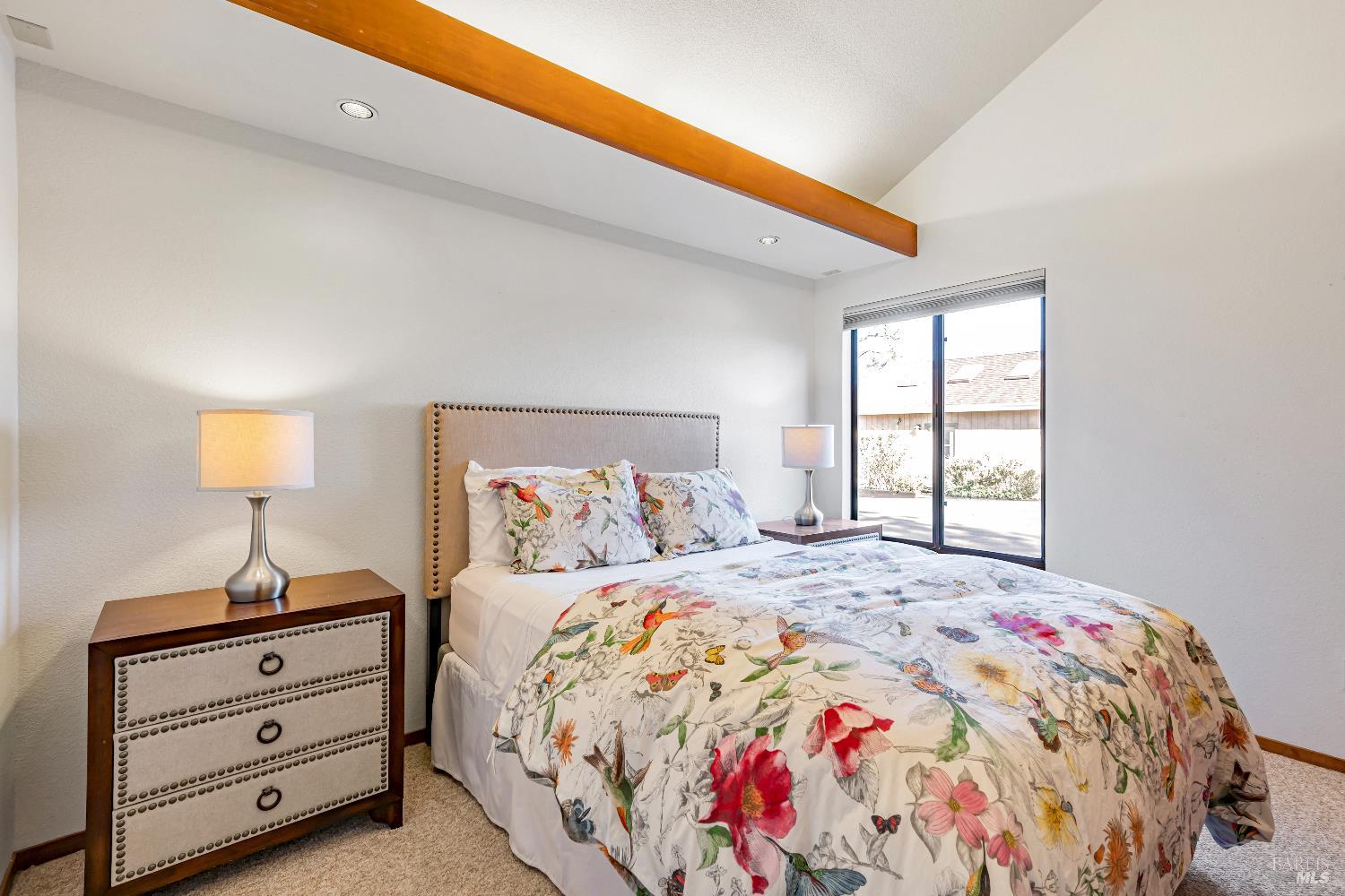 1180 Crestmont Dr