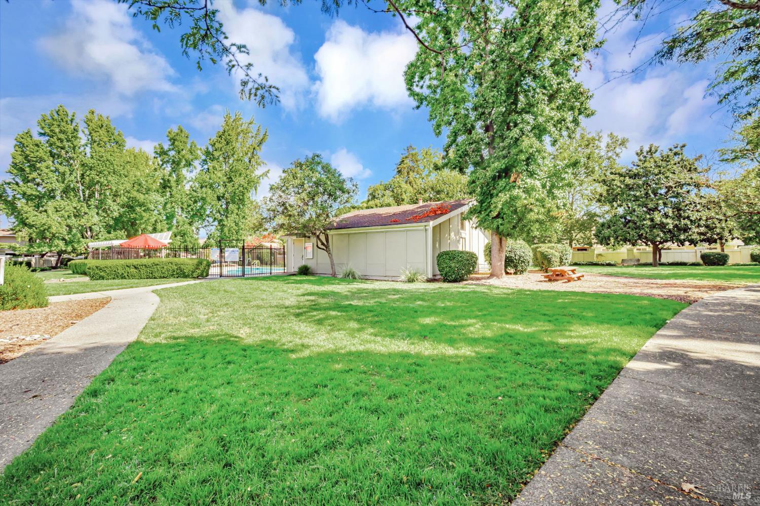 1748 Arroyo Sierra Ave