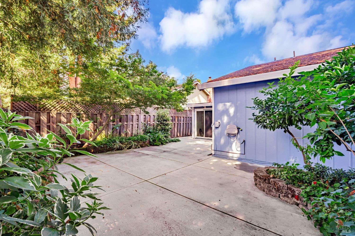 1748 Arroyo Sierra Ave