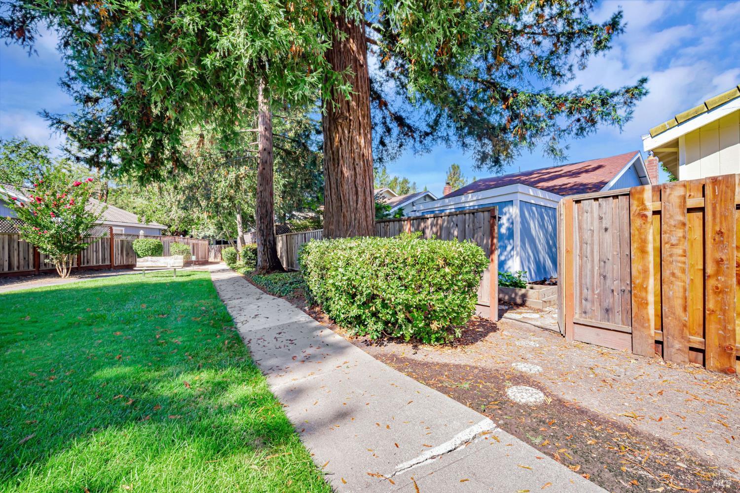 1748 Arroyo Sierra Ave