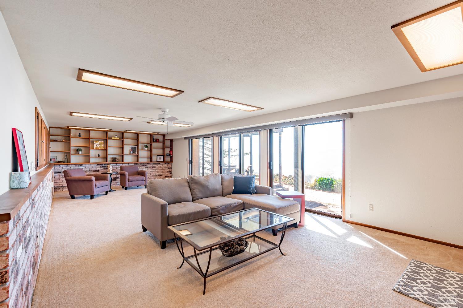 1180 Crestmont Dr