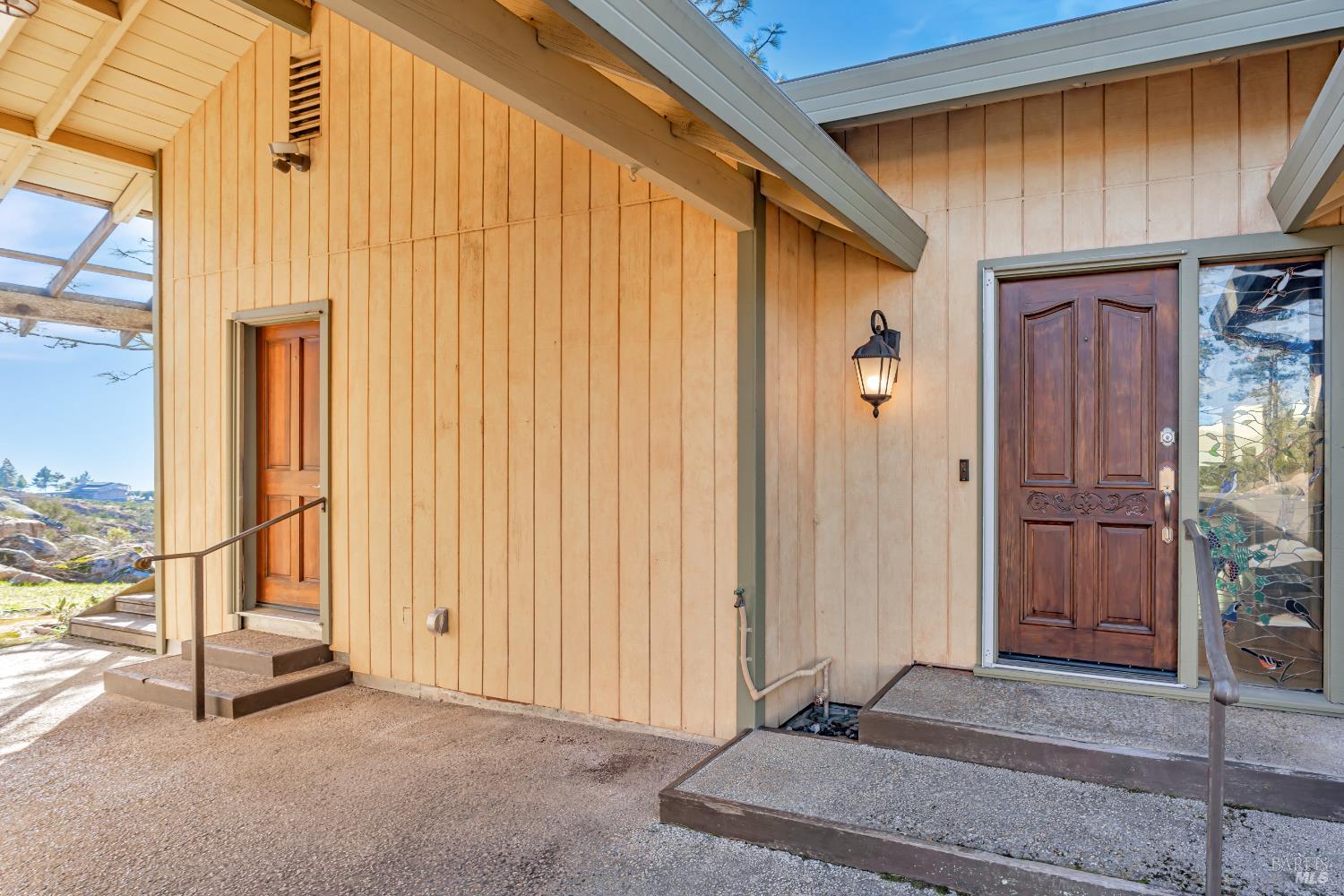 1180 Crestmont Dr