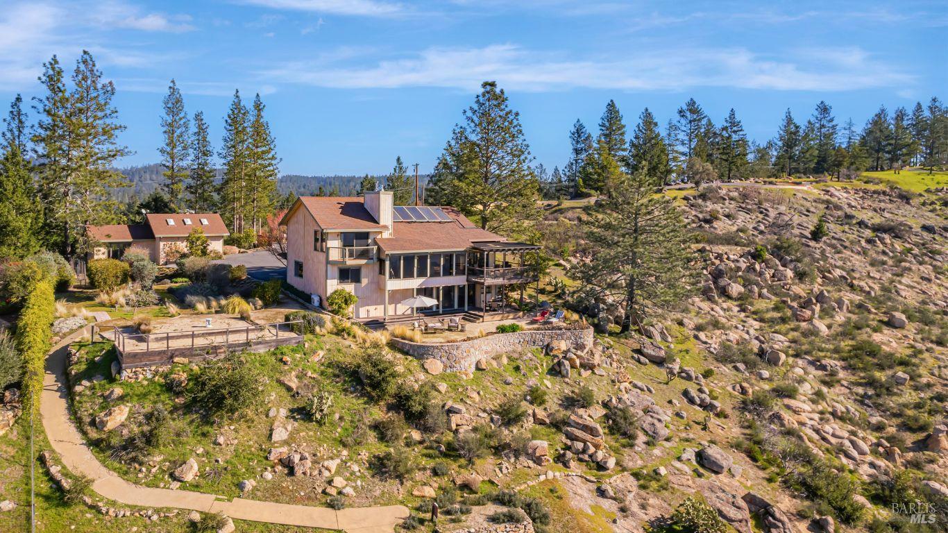 1180 Crestmont Dr