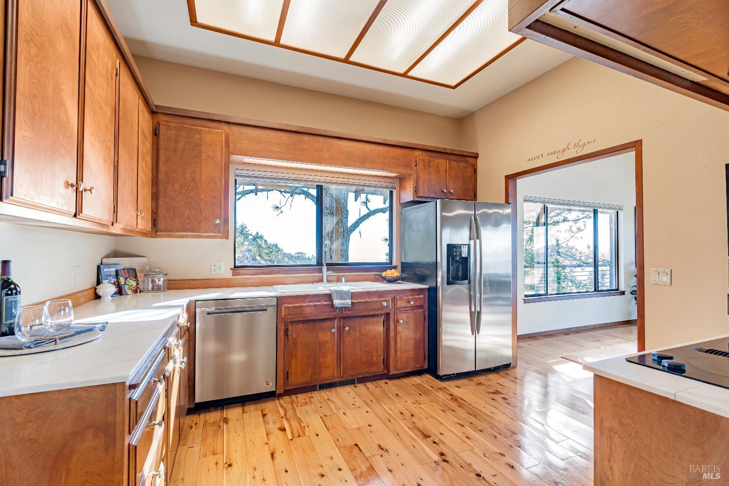 1180 Crestmont Dr