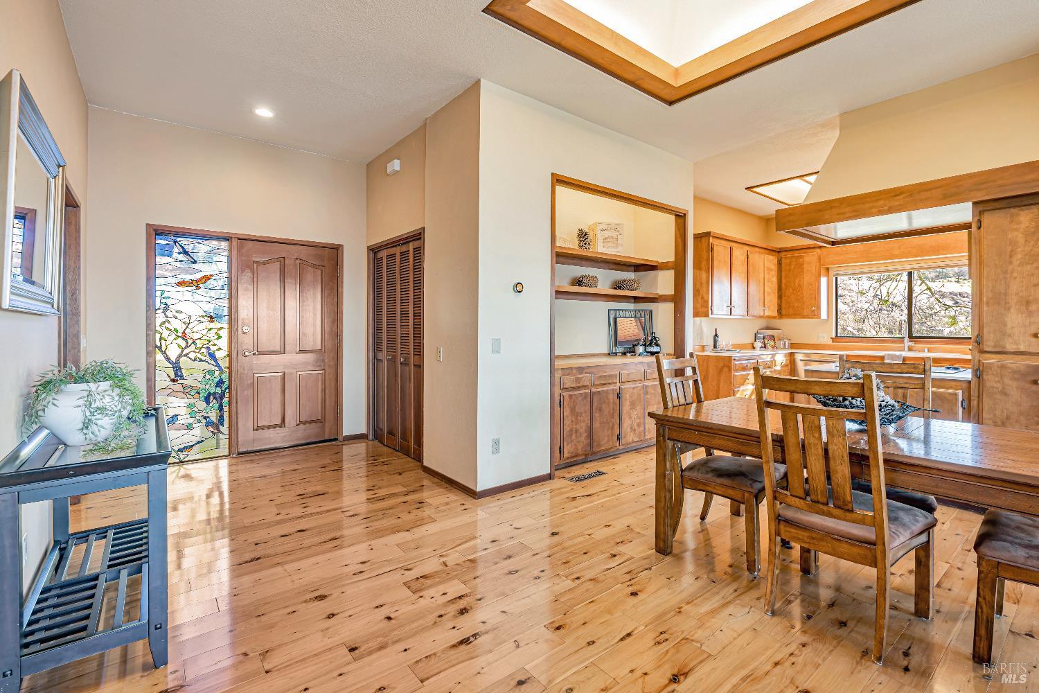 1180 Crestmont Dr