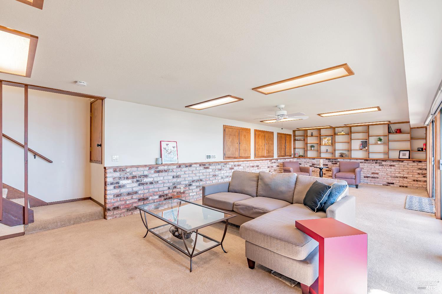 1180 Crestmont Dr