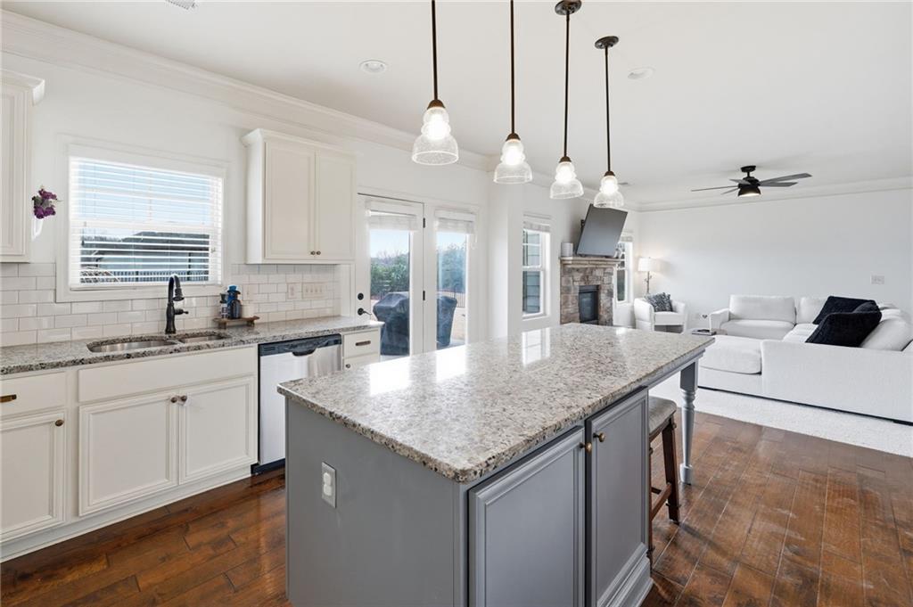 3815 Pleasant Woods Drive