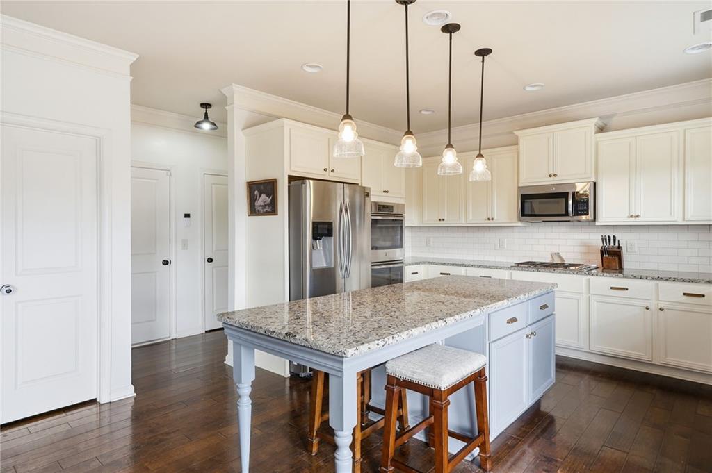 3815 Pleasant Woods Drive