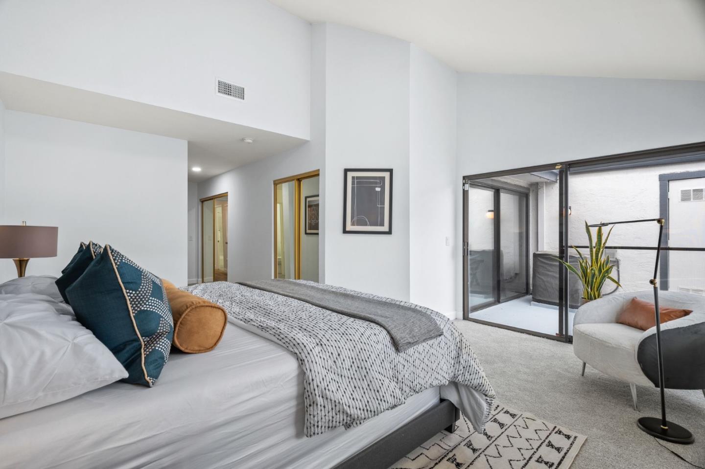 6474 Buena Vista DR B