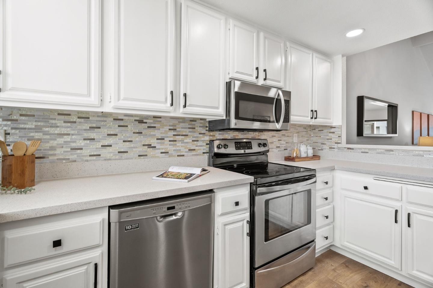 6474 Buena Vista DR B