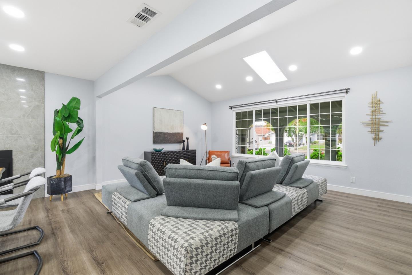 326 Springpark Circle