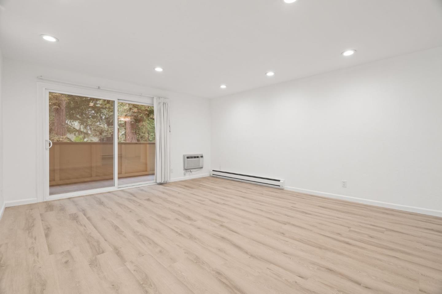 1033 Crestview Drive 207