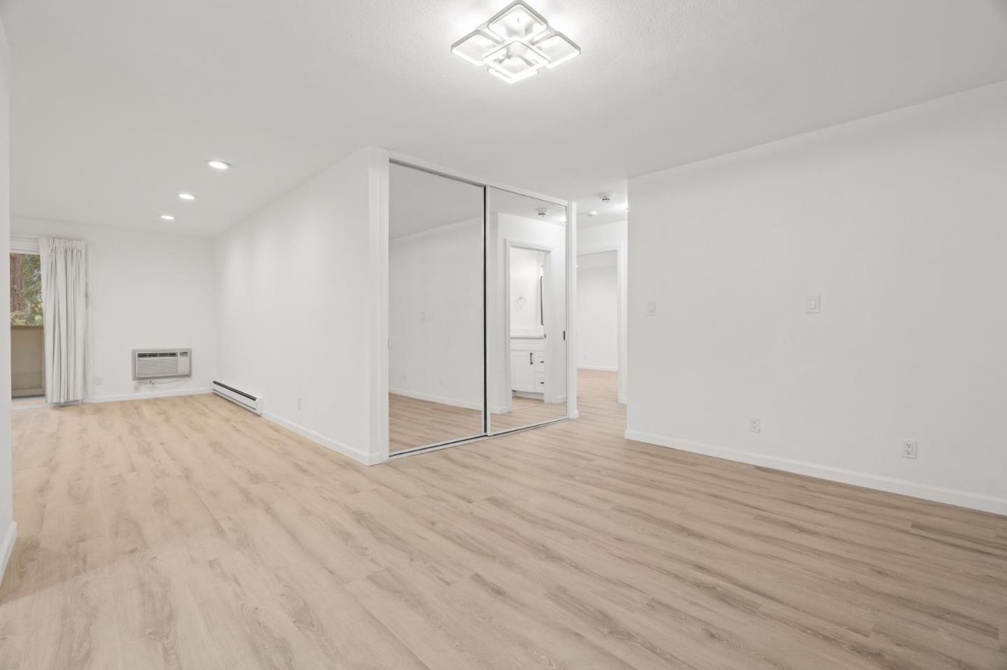 1033 Crestview Drive 207