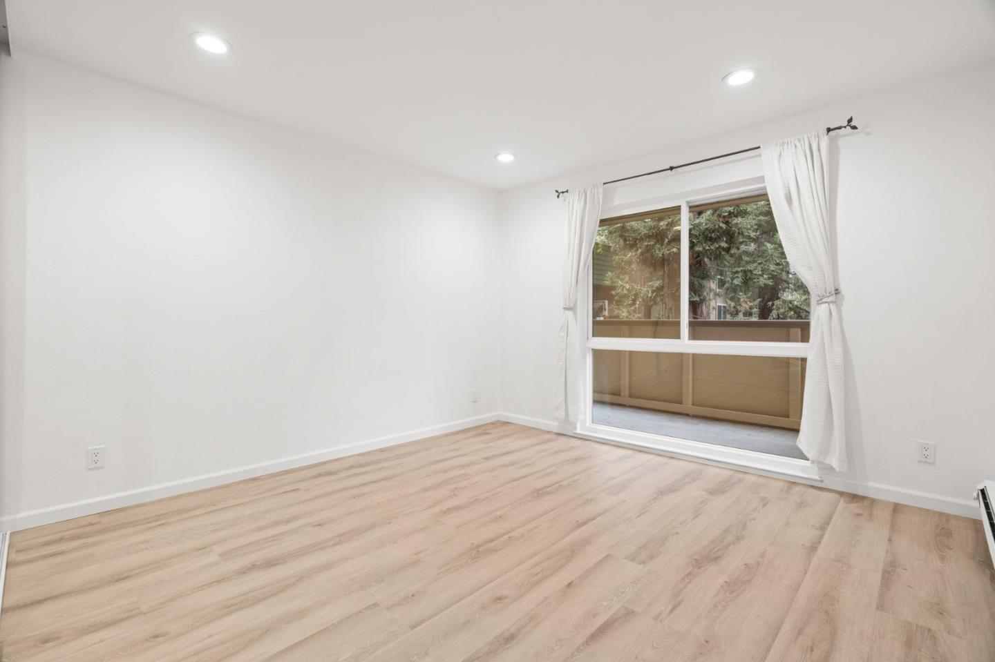 1033 Crestview Drive 207